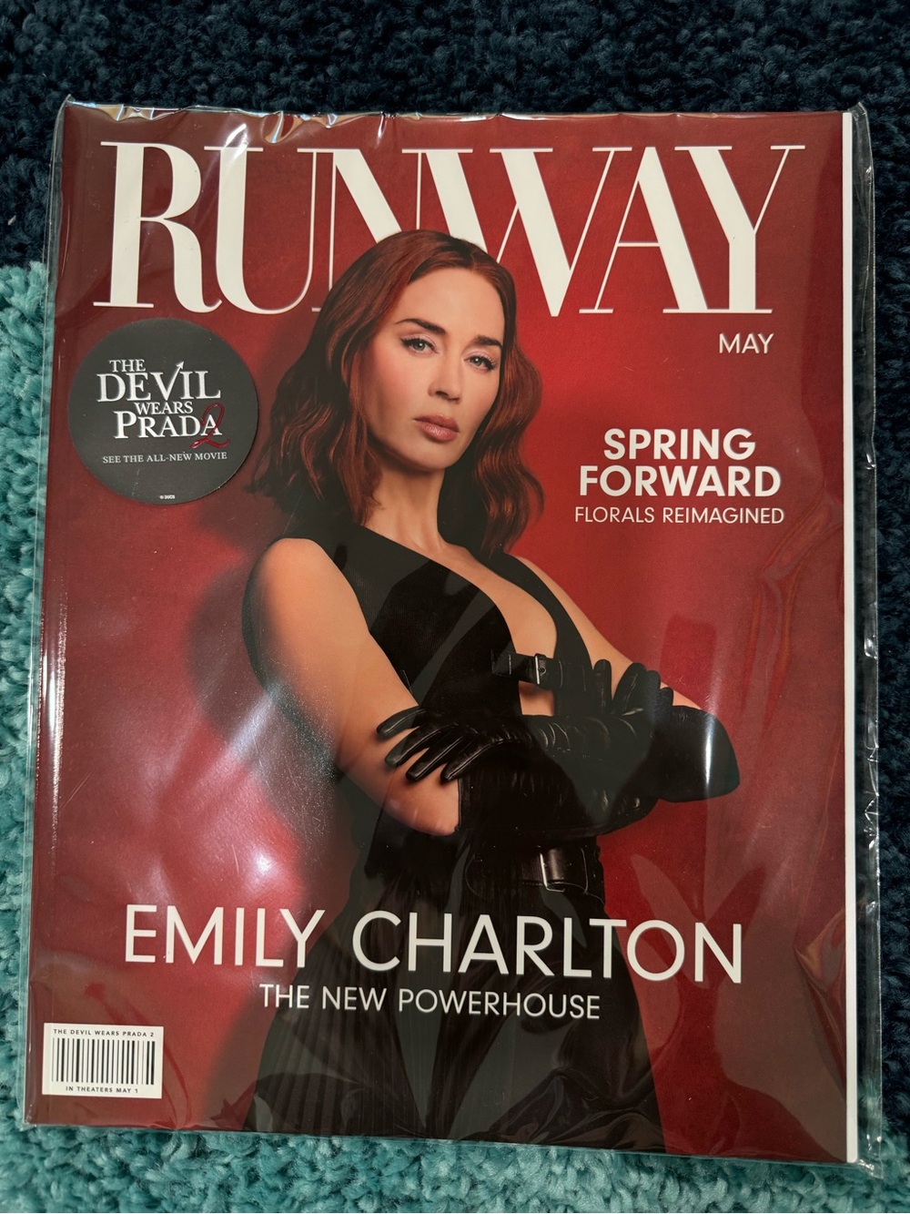 SEALED PROMO The Devil Wears Prada 2 RUNWAY Magazine Collectible